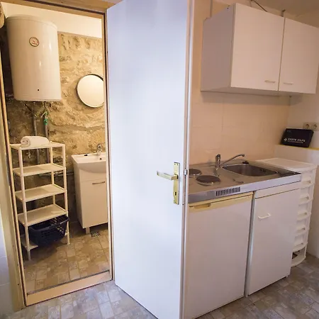 Vandrarhem Hostel Omis *