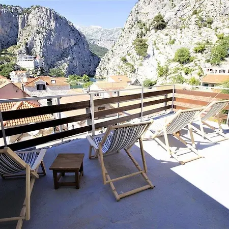 Vandrarhem Hostel Omis Omiš