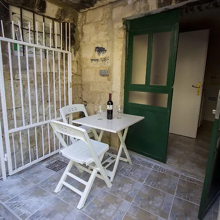 Vandrarhem Hostel Omis Omiš