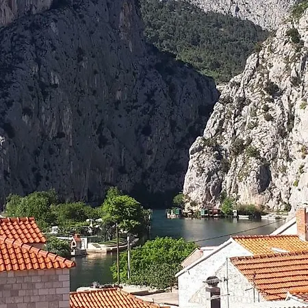 Vandrarhem Hostel Omis Omiš