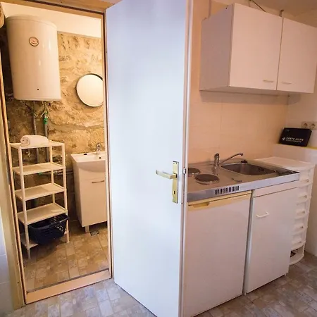 Hostel Omis * Omis