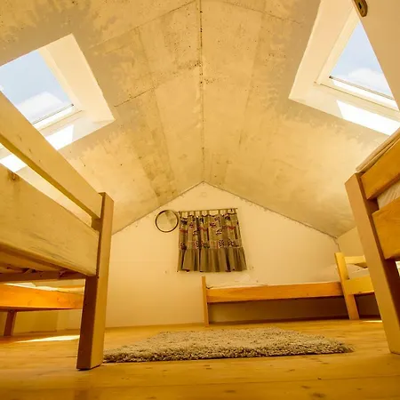 Hostel Omis Omis