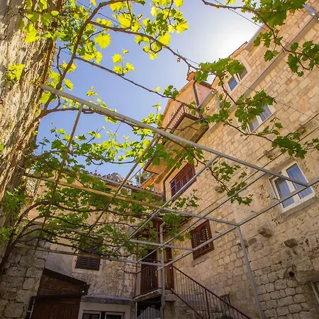 Hostel Omis