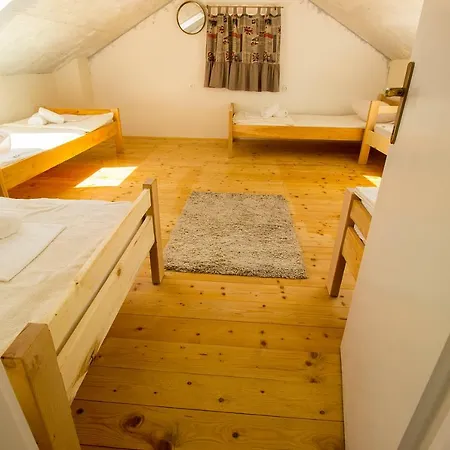 Hostel Omis Omis
