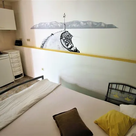 Hostel Omis Omis