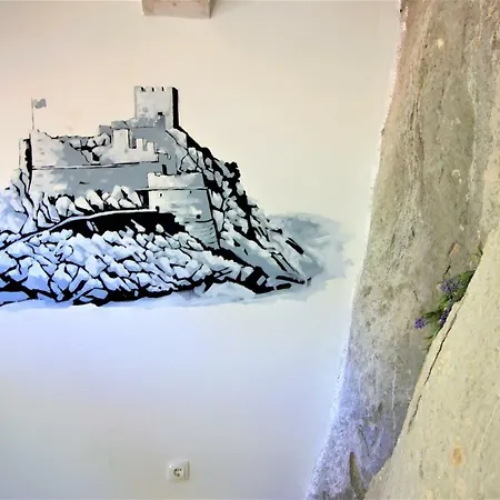 Hostel Omis * 奥米什