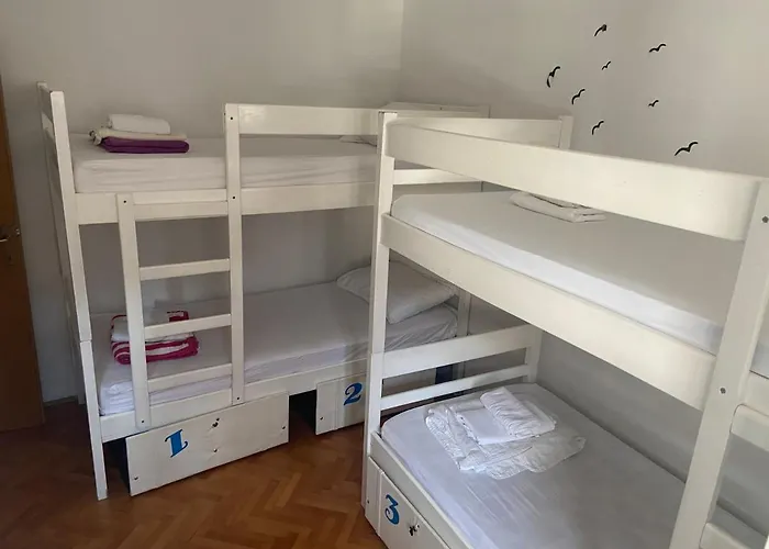 Hostel Omis * Omiš