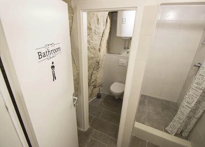 Hostel Omis Ostello *