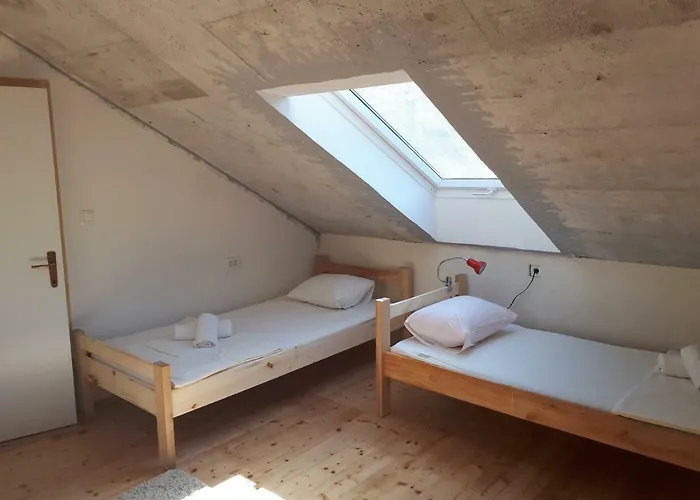 Hostel Omis Ostello *