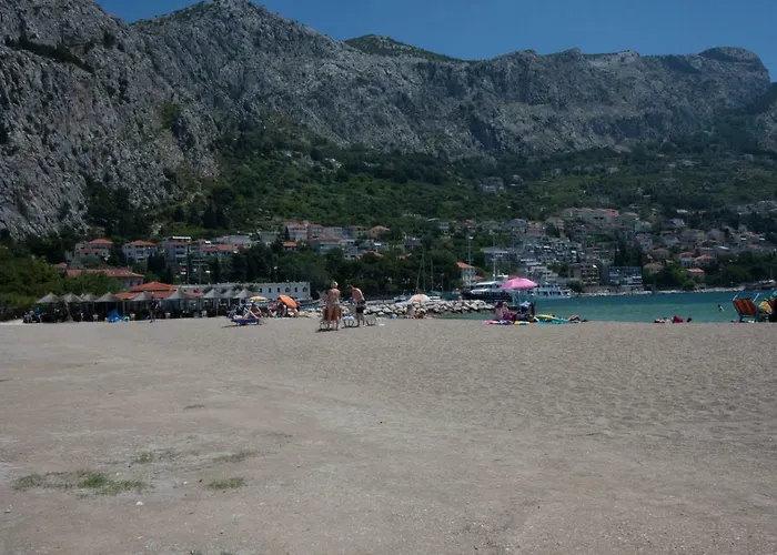 Hostel Omis * Omis